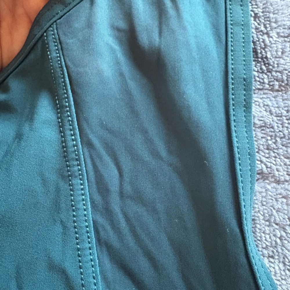 Athleta Ultimate Hybrid Tank – NWT – Size Medium - Picture 3 of 7